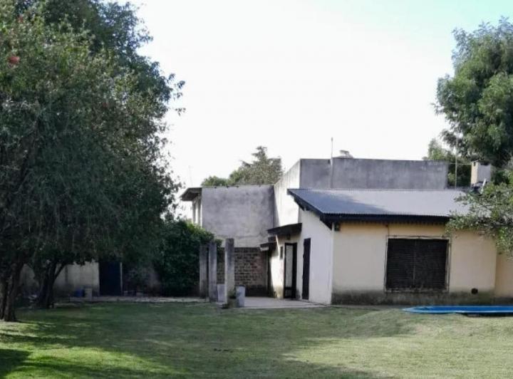 Casa Quinta en venta - 2 Dormitorios 1 Baño - Moreno 5