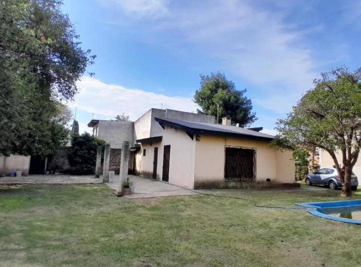 Casa Quinta en venta - 2 Dormitorios 1 Baño - Moreno 4