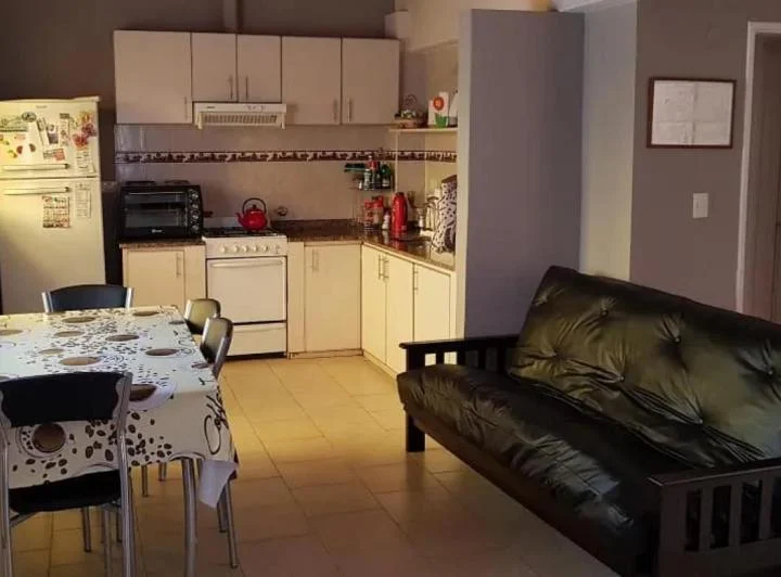 Casa en venta - 4 Dormitorios 2 Baños - San Clemente del Tuyú 5