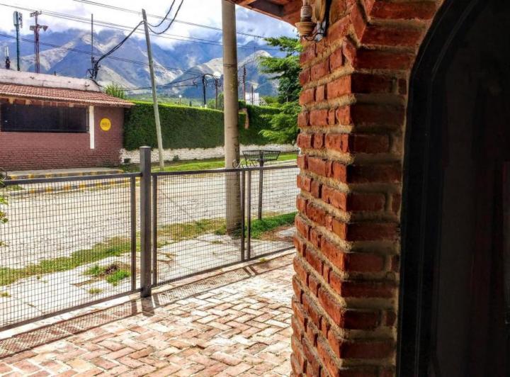 Casa en venta -3 Dormitorios 1 Baño - Merlo 3