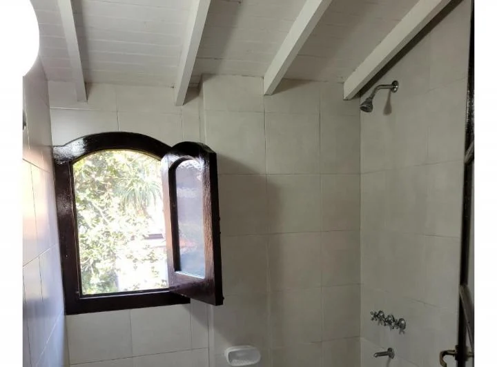 Casa en venta - 4 Dormitorios 3 Baños - Cochera - 244Mts2 - Bella Vista 5