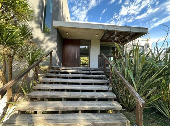 Casa en venta - 4 Dormitorios 4 Baños - Pinamar 4