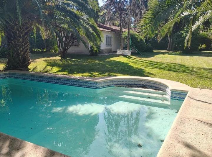 Casa en venta - 3 Dormitorios 1 Baño - Cochera - 1.140Mts2 - San Miguel 2