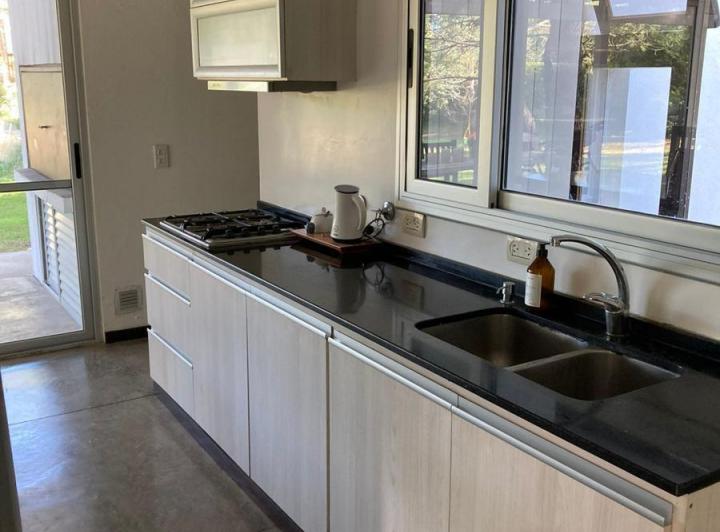 Casa en venta - 3 Dormitorios 2 Baños - Pinamar 5