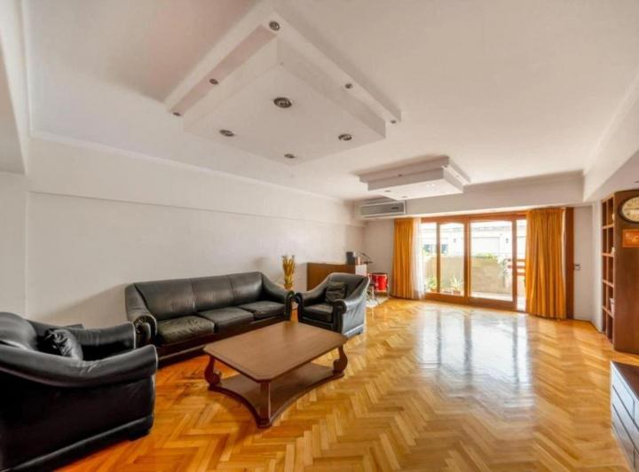 Departamento en venta - 5 Dormitorios 4 Baños - Cocheras - 274Mts2 - Flores 5
