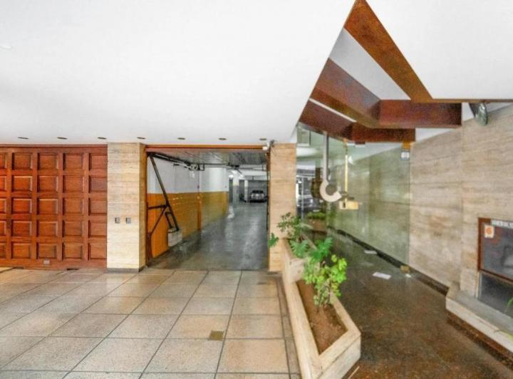 Departamento en venta - 5 Dormitorios 4 Baños - Cocheras - 274Mts2 - Flores 2
