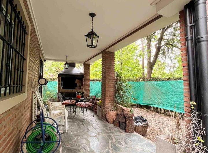 Casa en venta - 3 Dormitorios 2 Baños - 520Mts2 - Villa Elisa, La Plata 5