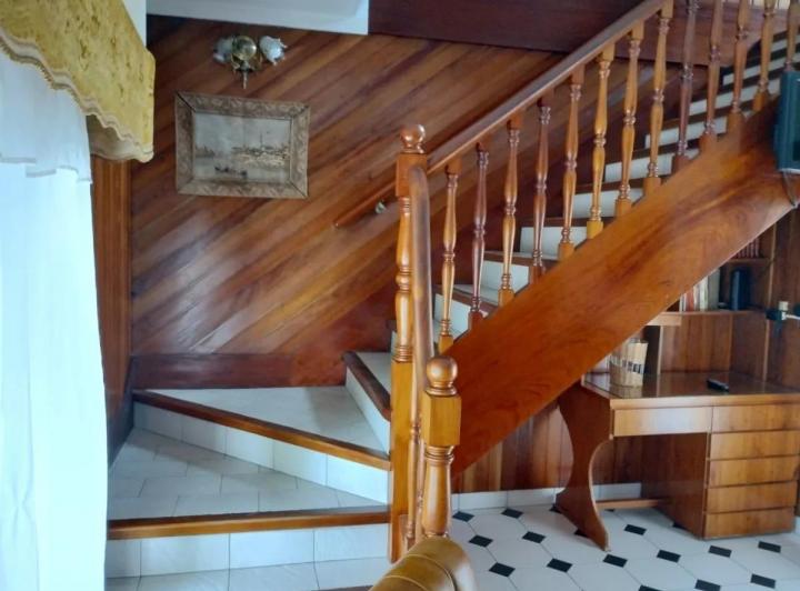 Casa en venta - 3 Dormitorios 3 Baños - Cochera - 267Mts2 - Miramar 5