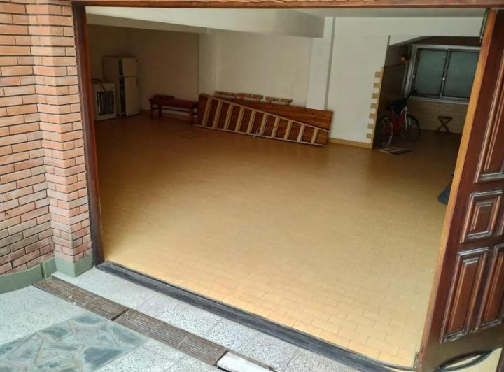 Casa en venta - 3 Dormitorios 3 Baños - Cochera - 267Mts2 - Miramar 3
