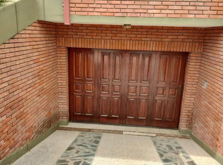 Casa en venta - 3 Dormitorios 3 Baños - Cochera - 267Mts2 - Miramar 2