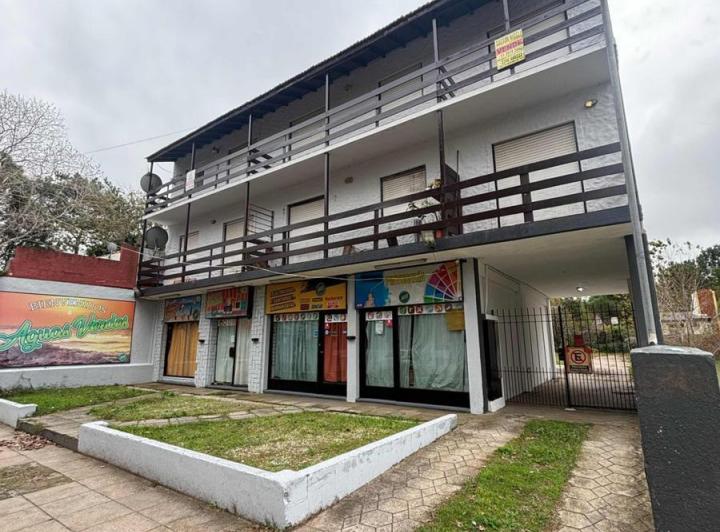 Departamento en venta - 2 Dormitorios 1 Baño - Aguas Verdes 3