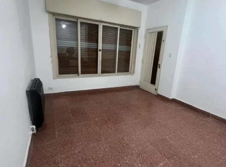Casas en venta - 4 Dormitorios 2 Baños - Cocheras - 300Mts2 - Ituzaingó 5