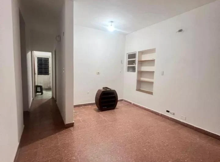 Casas en venta - 4 Dormitorios 2 Baños - Cocheras - 300Mts2 - Ituzaingó 3