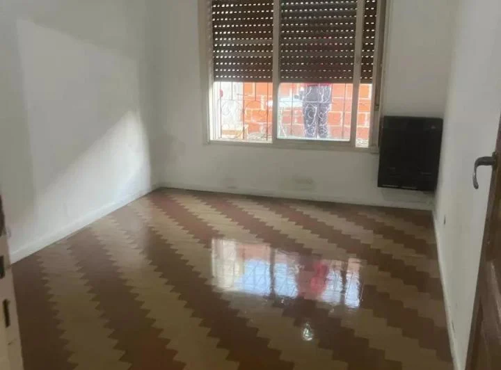 Casas en venta - 4 Dormitorios 2 Baños - Cocheras - 300Mts2 - Ituzaingó 2