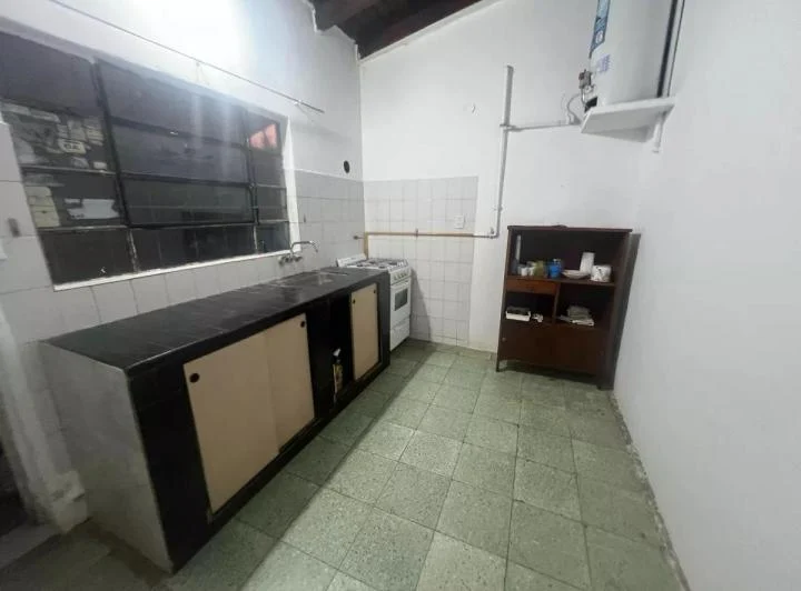 Casas en venta - 4 Dormitorios 2 Baños - Cocheras - 300Mts2 - Ituzaingó 1