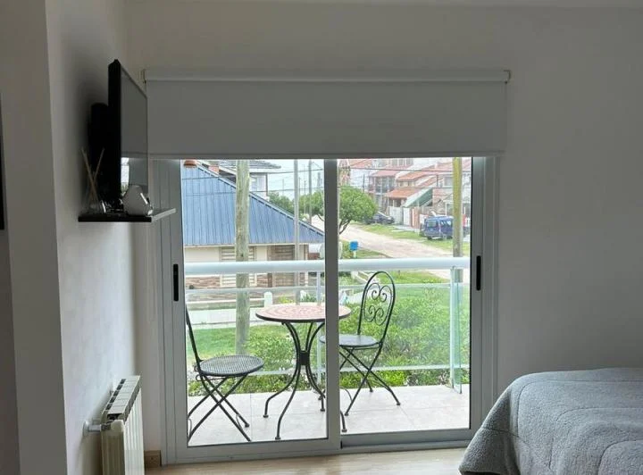 Casa en venta - 4 Dormitorios 3 Baños - Santa Clara del Mar 1