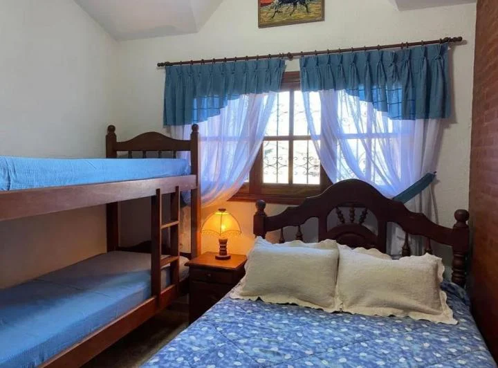 Casa en venta - 4 dormitorios 3 baños - Cochera - 600mts2 - Mar De Ajó 5