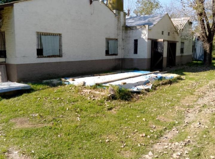 Casa en venta - 5 Dormitorios 3 Baños - Marcos Paz 2