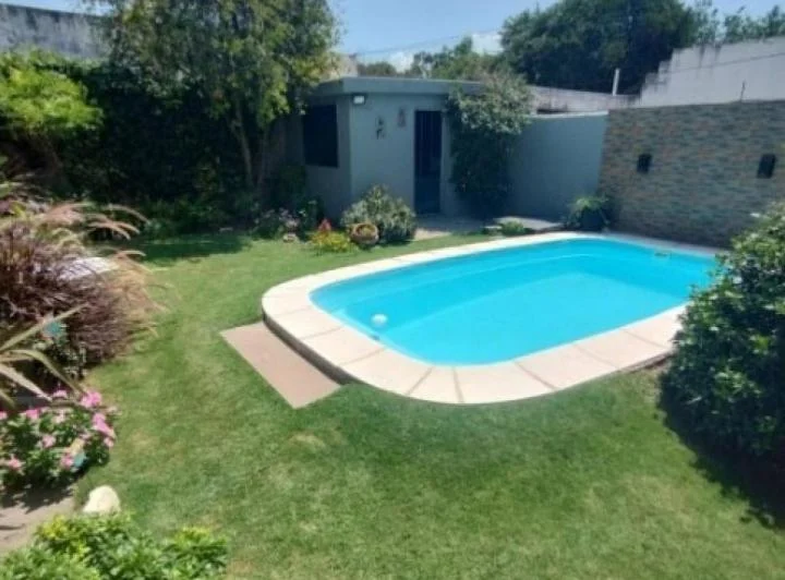 Casa en venta - 2 Dormitorios 2 Baños - Río Cuarto 2
