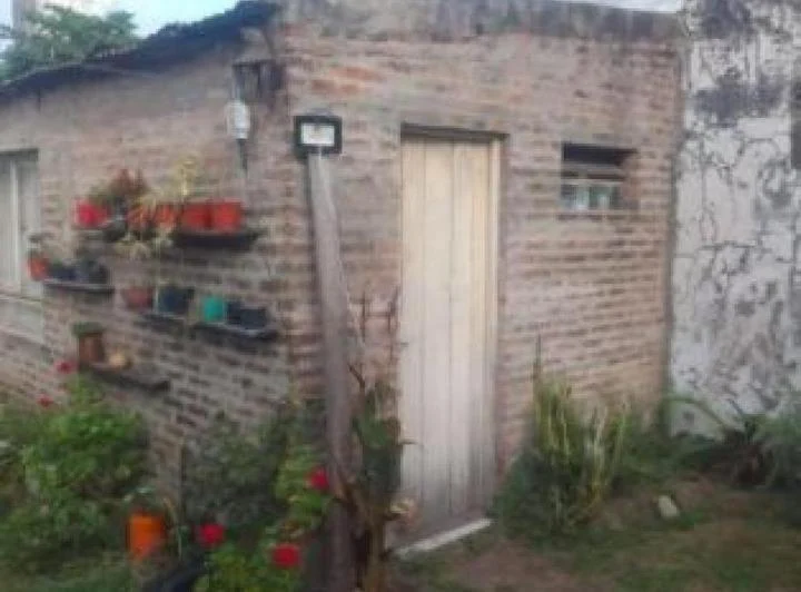 Casa en venta - 2 Dormitorios 2 Baños - Corrientes 2