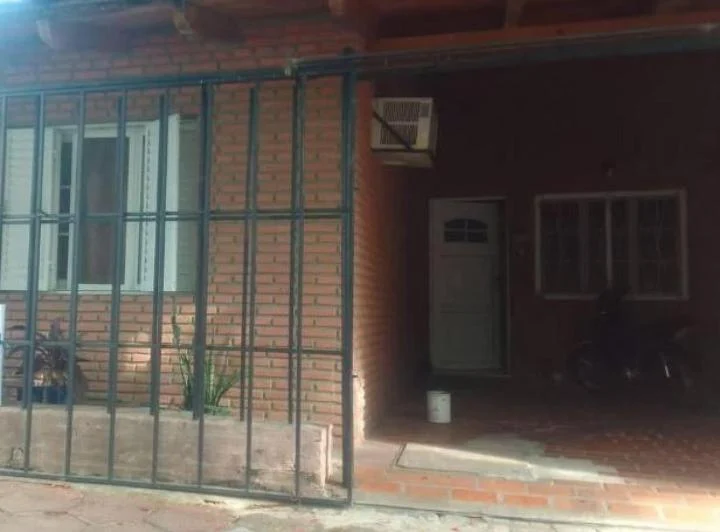 Casa en venta - 2 Dormitorios 2 Baños - Corrientes 3