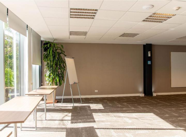 Oficina en venta - 5 Ambientes 2 Baños - Cocheras - 951Mts2 - Parque Patricios 4