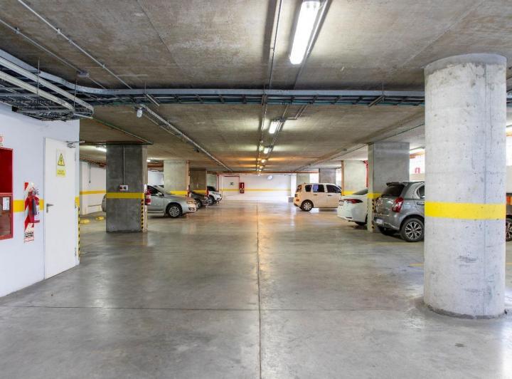 Oficina en venta - 5 Ambientes 2 Baños - Cocheras - 951Mts2 - Parque Patricios 2