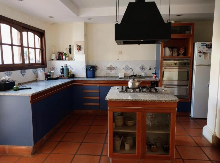 Casa en venta - 4 Dormitorios 2 Baños - 370mts2 - Saladillo 1