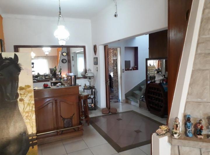 Casa en venta - 3 dormitorios 2 baños - pileta patio - 467mts2 - Ituzaingó 3