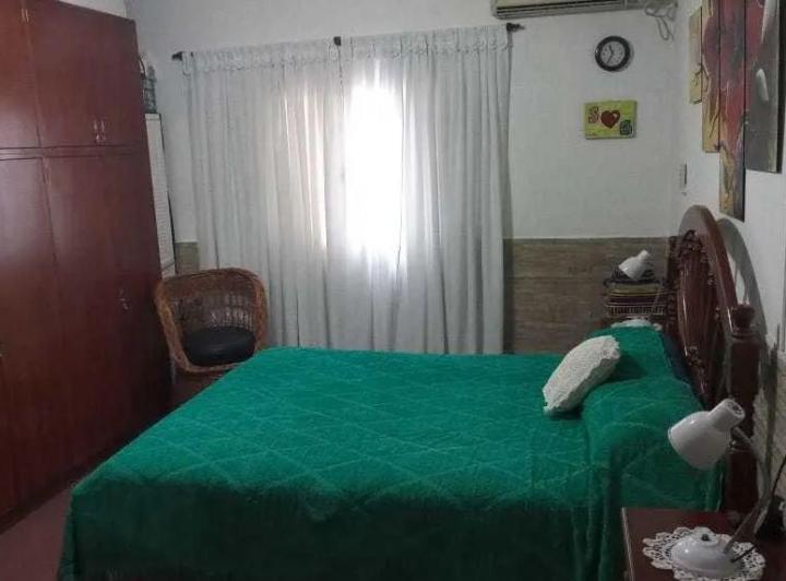 Casa en venta - 4 dormitorios 2 baños - 433mts2 - Chivilcoy 5