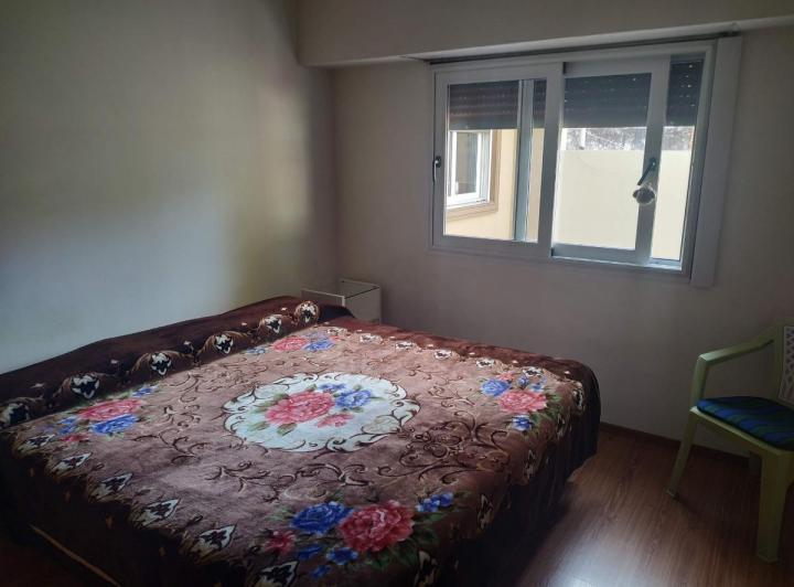 Casa en venta - 4 dormitorios 3 baños patio terraza  - 265mts2 - Pompeya 2