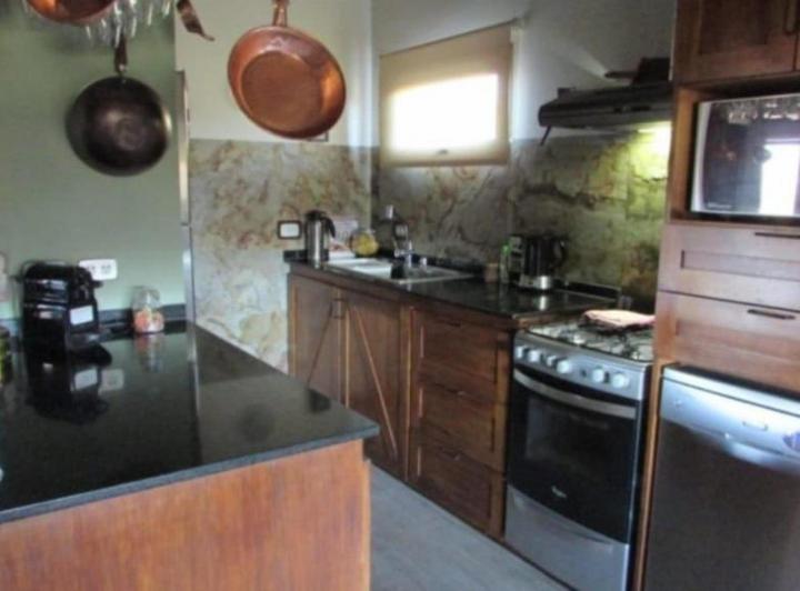 Casa en venta - 5 Dormitorios 3 Baños - Cochera - 1.200Mts2 - Junín de Los Andes 4