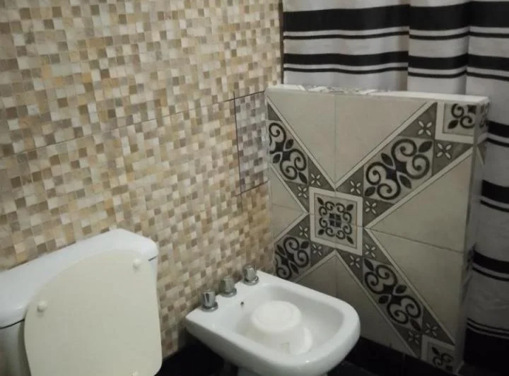 Casa en venta - 3 Dormitorios 1 Baño - Departamento - 250Mts2 - Chascomús 2