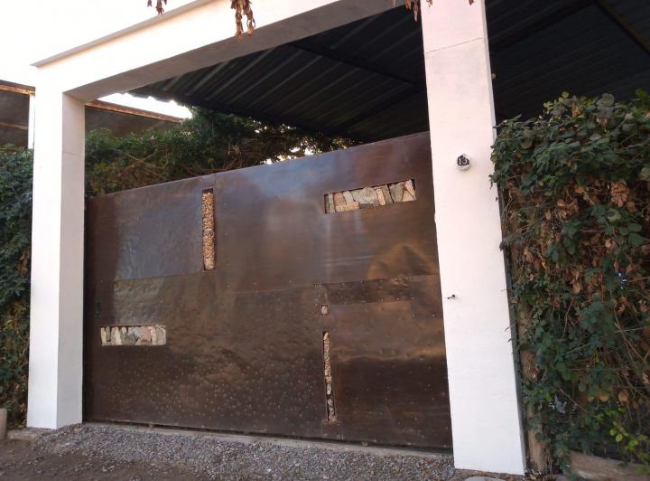 Casa en venta - 3 Dormitorios 2 Baños - 778Mts2 - Guaymallén, Mendoza 4