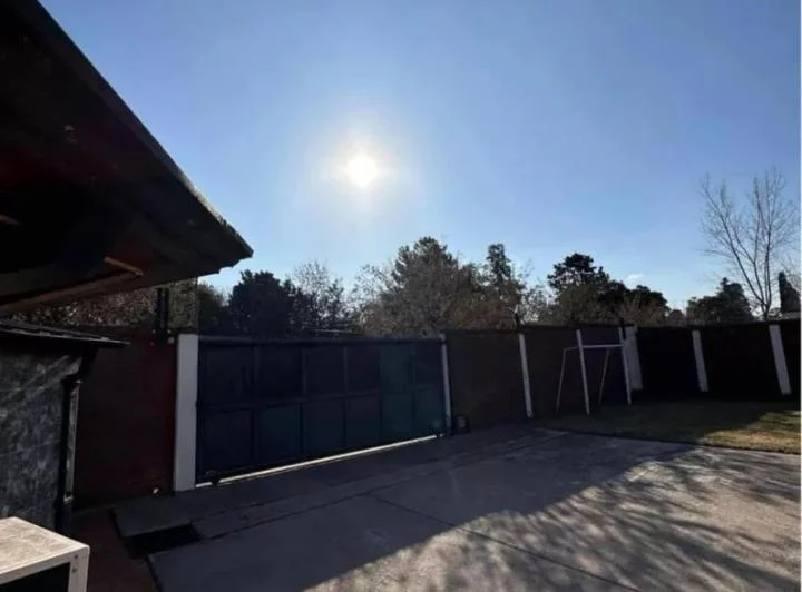 Casa en venta - 4 Dormitorios 4 Baños - 2.570Mts2 - La Reja 1