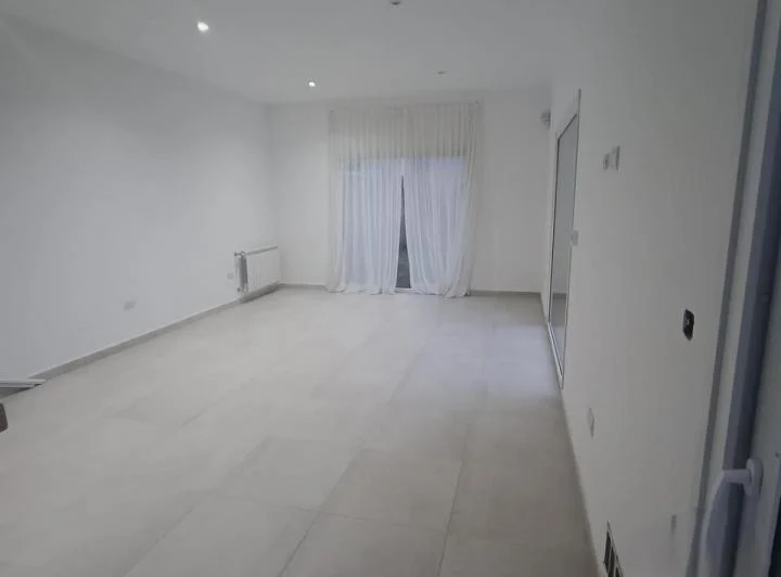 Casa en venta - 4 Dormitorios 3 Baños - Cochera - 650Mts2 - Tandil 1