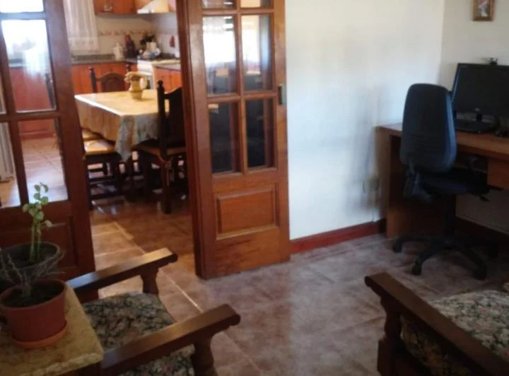 Casa en venta - 2 Dormitorios 1 Baño - Cochera - 270Mts2 - Chivilcoy 5