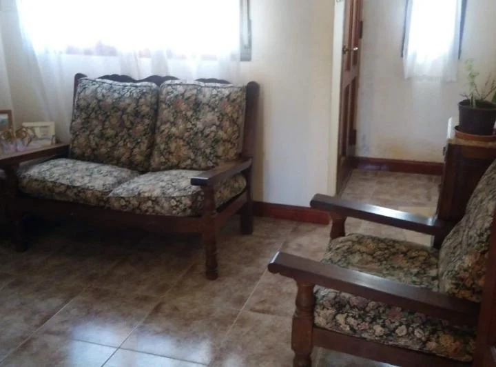Casa en venta - 2 Dormitorios 1 Baño - Cochera - 270Mts2 - Chivilcoy 3