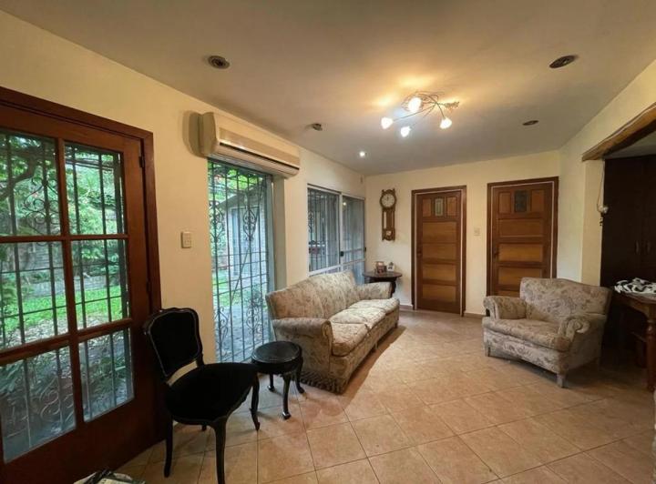 Casa en venta - 3 Dormitorios 2 Baños - Cocheras - 600Mts2 - San Miguel 5