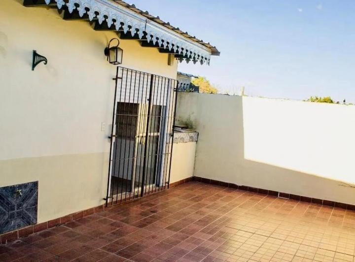 Casa Multifamiliar en venta - 7 Dormitorios 3 Baños - San Miguel 4