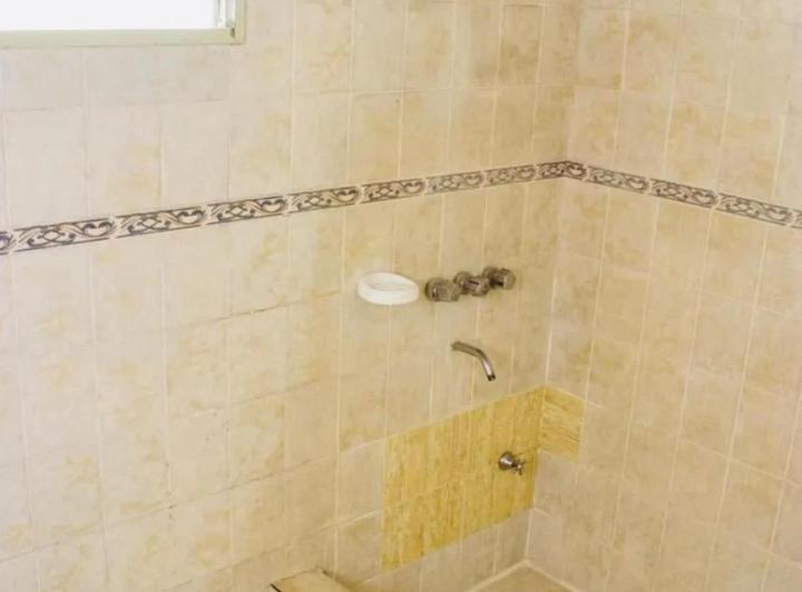 Casa Multifamiliar en venta - 7 Dormitorios 3 Baños - San Miguel 2