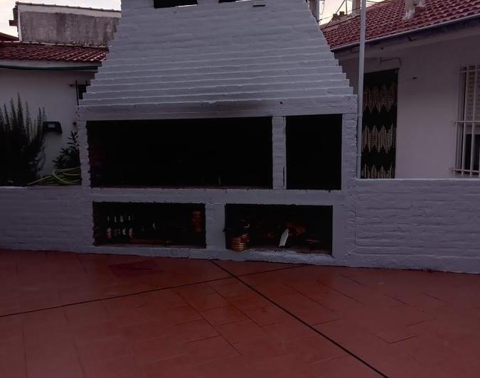 Casa y departamentos en venta  - 10 dormitorios 12 baños - 450mts2  - Mar Del Tuyu 4