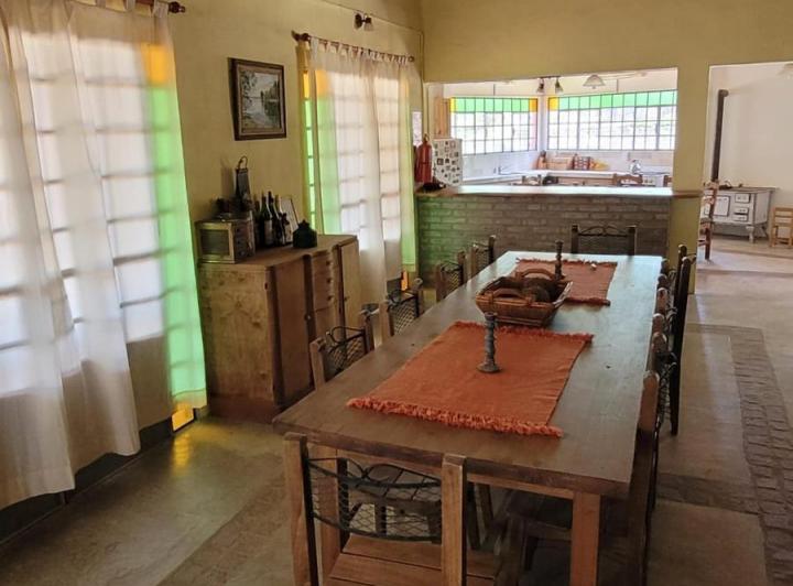 Casa en Venta - 4 Dormitorios 6 Baños - 1700mts2 - Villa Rumipal 5