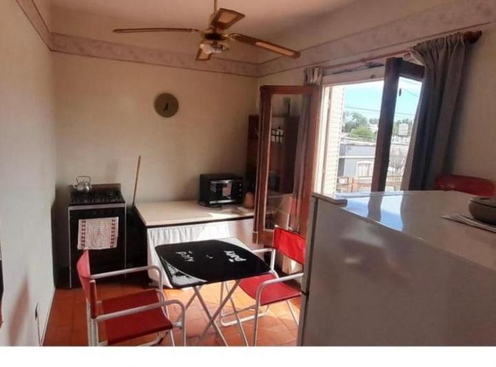 Casa en venta - 3 Dormitorios 3 Baños - Cochera - 150Mts2 - Lobos 3