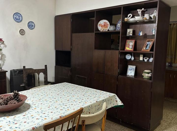Casa en venta - 3 Dormitorios 3 Baños - Cochera - 150Mts2 - Lobos 4