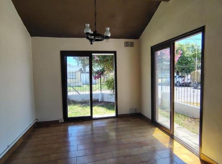Casa en venta - 2 Dormitorios 1 Baño - 220Mts2 - Río Cuarto 4