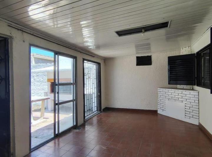 Casa en venta - 2 Dormitorios 1 Baño - 220Mts2 - Río Cuarto 2