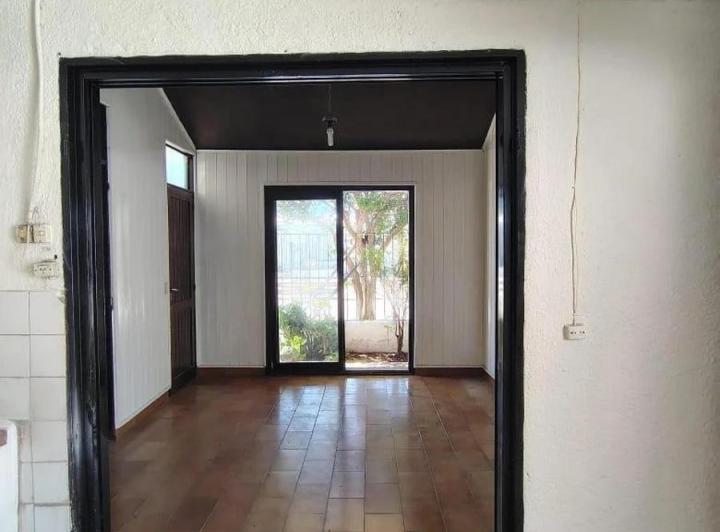 Casa en venta - 2 Dormitorios 1 Baño - 220Mts2 - Río Cuarto 5