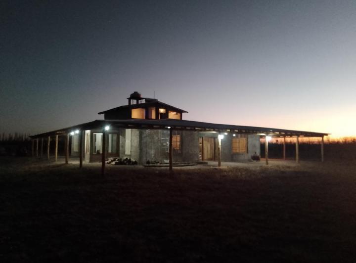 Casa en venta - 2 Dormitorios 3 Baños - 60.250Mts2 - San Rafael, Mendoza 1