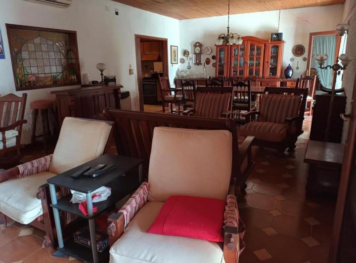 Casa en venta - 3 Dormitorios 4 Baños - 424Mts2 - Río Cuarto 3